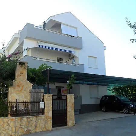 Apartment In Okrug Gornji With Seaview, Balcony, Air Condition, Wifi Trogir