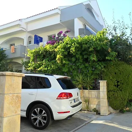 In Okrug Gornji With Seaview, Balcony, Air Condition, Wifi