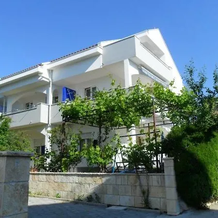 Apartment In Okrug Gornji With Seaview, Balcony, Air Condition, Wifi *