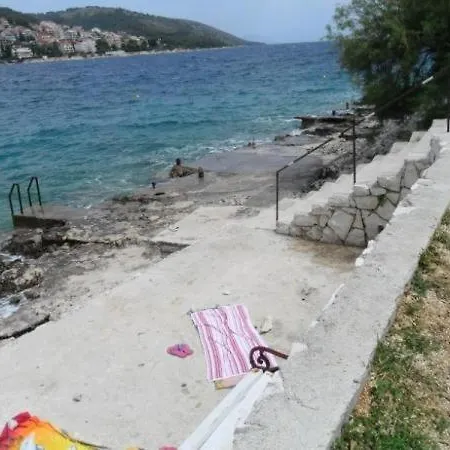 Apartment In Okrug Gornji With Seaview, Balcony, Air Condition, Wifi *